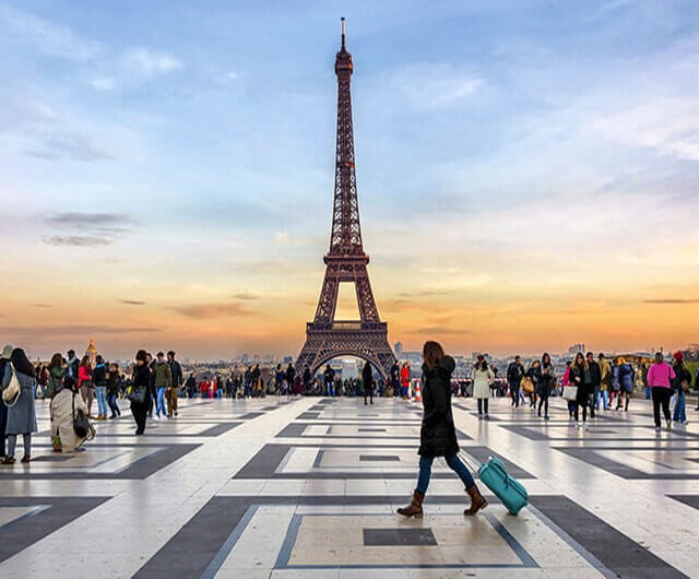 Chon tour du lich Chau Au cach de tiet kiem chi phi co chuyen di thu vi